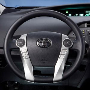 2012_Toyota_Prius_Plugin_009