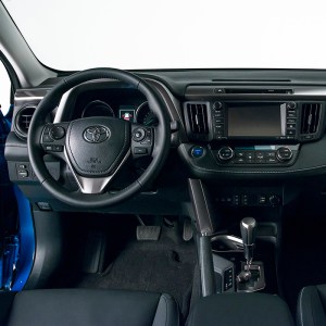 2015_NYIAS_2016_Toyota_RAV4_Hybrid_007