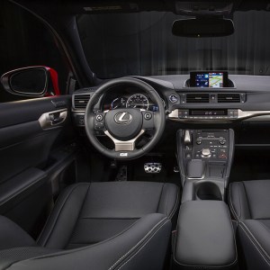 2014_Lexus_CT_200h_042_1