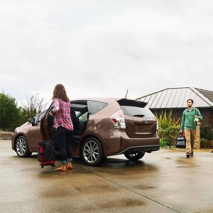 2015_Toyota_Prius_v_011
