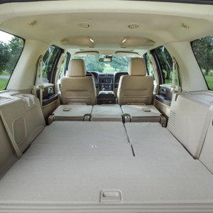 2015LincolnNavigator_23_HR_2